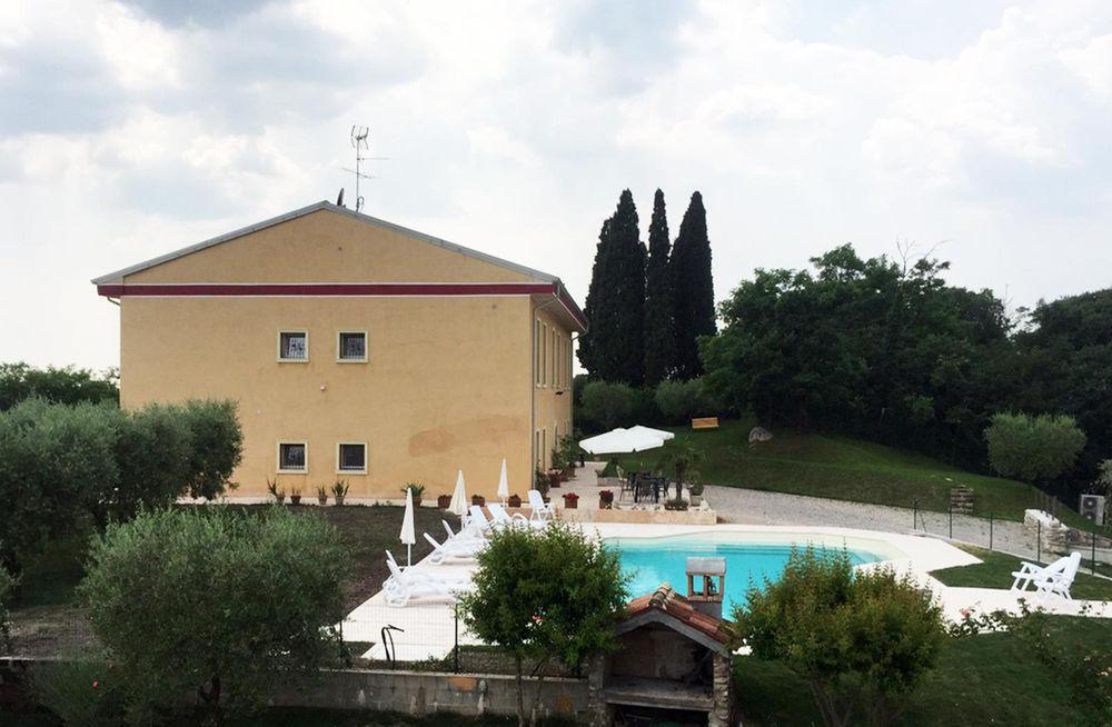 فيلا كاستلْنْيوفو ديل غاردفي Agriturismo Panorama المظهر الخارجي الصورة